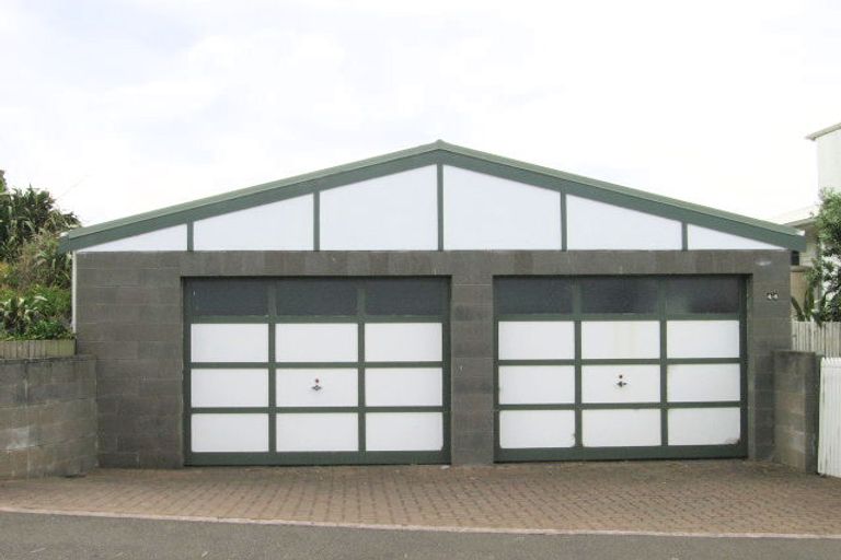 Photo of property in 44 High Street, Island Bay, Wellington, 6023