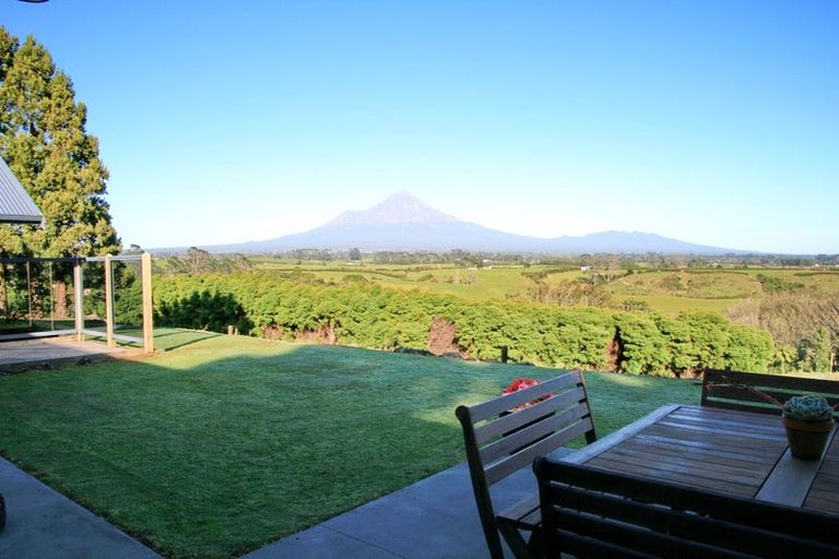 Photo of property in 311 Croydon Road, Midhirst, Stratford, 4394