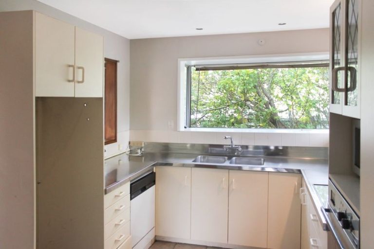 Photo of property in 40 Highland Place, Avonhead, Christchurch, 8042