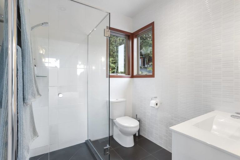 Photo of property in 30 Tinopai Road, Titirangi, Auckland, 0604