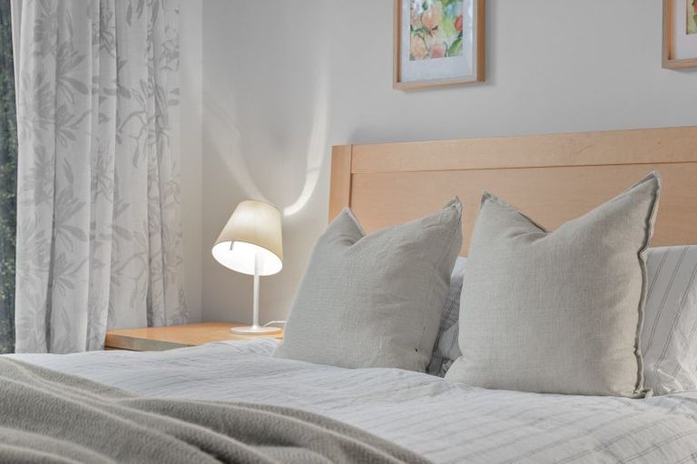 Photo of property in 1 Kirimoko Crescent, Wanaka, 9305