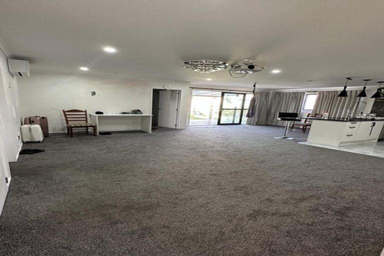 Photo of property in 47 Buckingham Crescent, Papatoetoe, Auckland, 2025