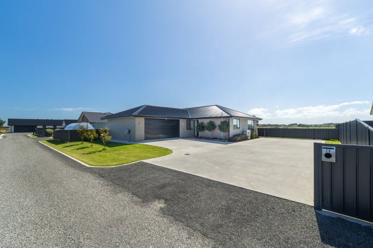 Photo of property in 28 Lindsay Way, Grasmere, Invercargill, 9810