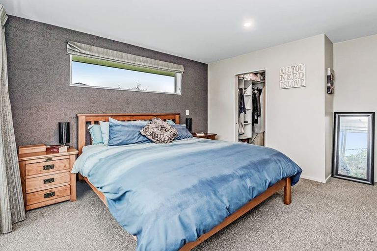 Photo of property in 100 Shillingford Boulevard, Rolleston, 7615