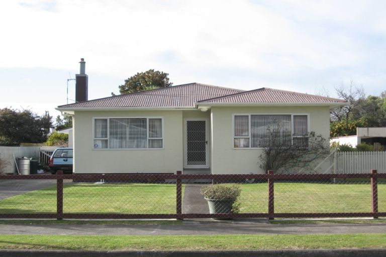 Photo of property in 22 Shackleton Street, Maraenui, Napier, 4110