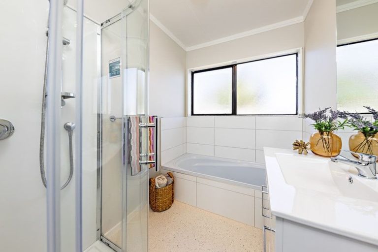 Photo of property in 104a Vine Street, Mangere East, Auckland, 2024