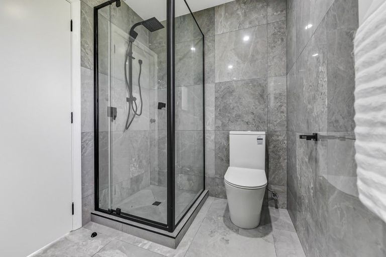 Photo of property in 1 Kingsway Crescent, Forest Lake, Hamilton, 3200