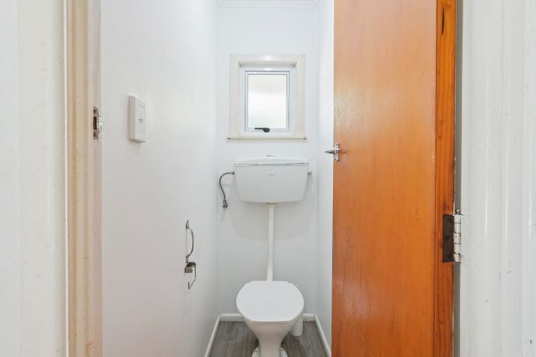 Photo of property in 1/9 Moana Avenue, Belmont, Auckland, 0622