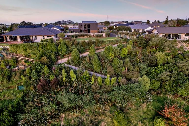 Photo of property in 20 Aderman Place, Hurworth, New Plymouth, 4310