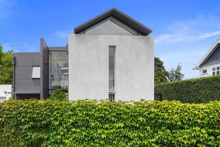 Photo of property in 100 Glandovey Road, Fendalton, Christchurch, 8052