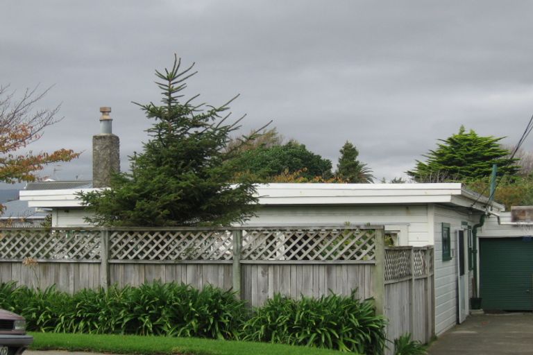 Photo of property in 101 Seaview Road, Paraparaumu Beach, Paraparaumu, 5032