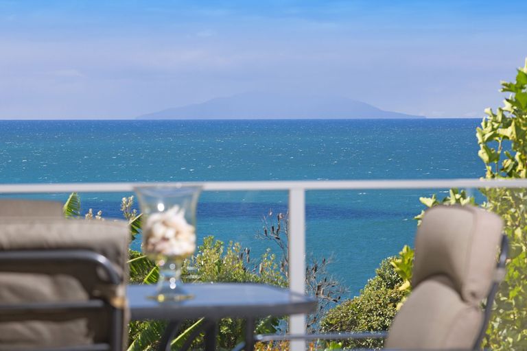 Photo of property in 150 Pacific Parade, Army Bay, Whangaparaoa, 0930