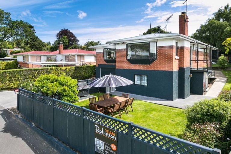 Photo of property in 35 Elwyn Crescent, Green Island, Dunedin, 9018