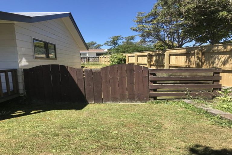 Photo of property in 98 Omapere Street, Whitby, Porirua, 5024