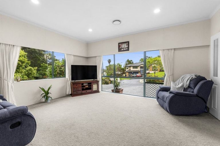 Photo of property in 16 Sherwood Grove, Northcross, Auckland, 0630