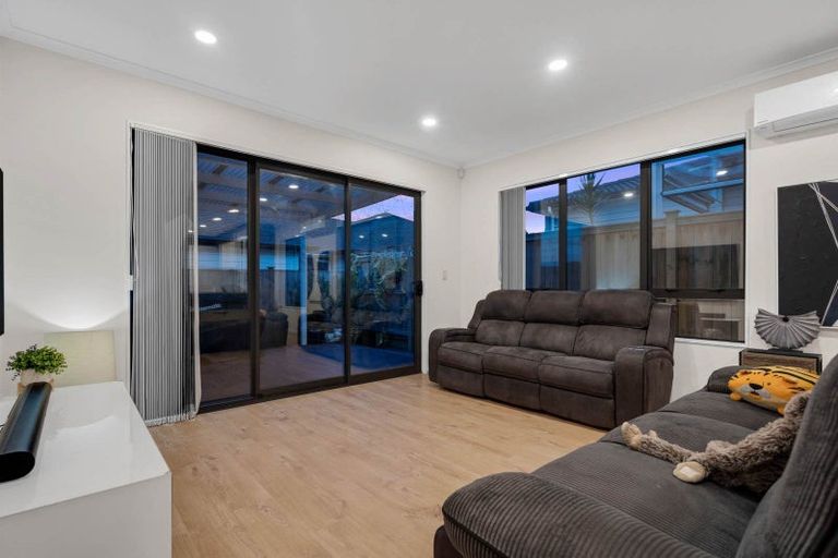 Photo of property in 54 Tir Conaill Avenue, Flat Bush, Auckland, 2019