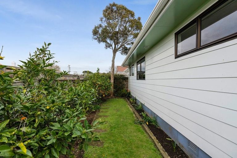 Photo of property in 3 Kaimata Street, Brooklands, New Plymouth, 4310