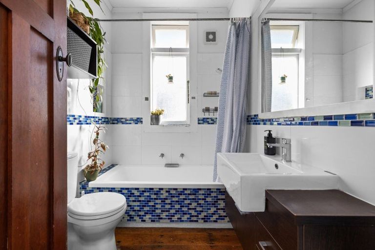 Photo of property in 247 Georges Drive, Napier South, Napier, 4110