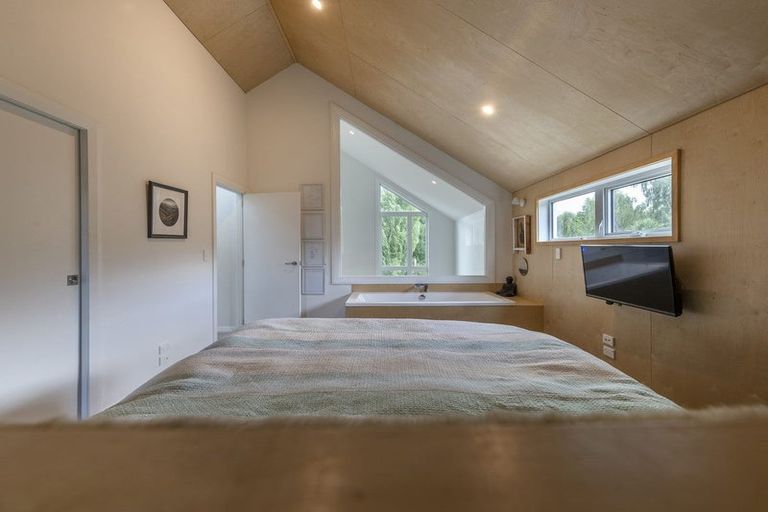 Photo of property in 2 Wineberry Lane, Wanaka, 9305