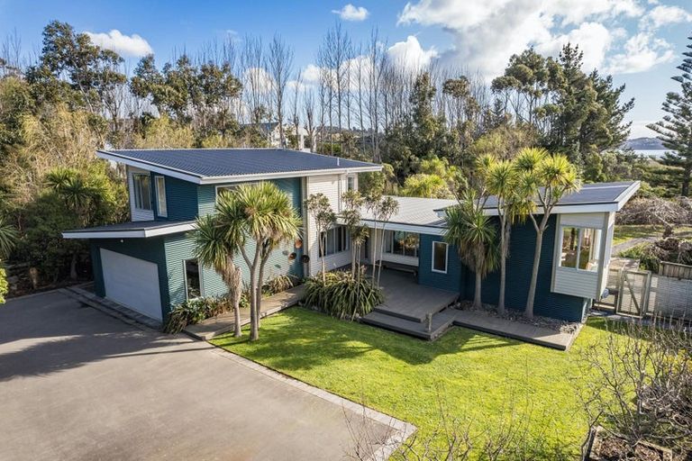 Photo of property in 21 Paekakariki Hill Road, Pauatahanui, Porirua, 5381