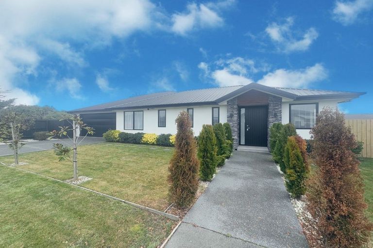 Photo of property in 16 Coprosma Road, Wigram, Christchurch, 8025