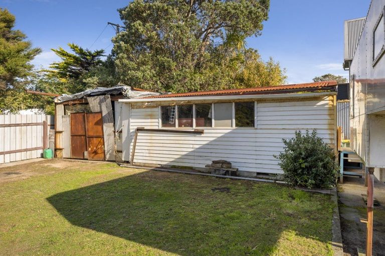 Photo of property in 135 Muri Road, Pukerua Bay, 5026