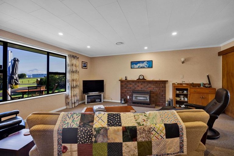 Photo of property in 9 Burnside Avenue, Hawera, 4610