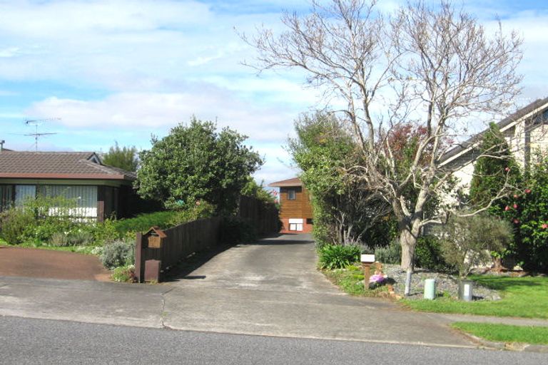 Photo of property in 30 Loloma Drive, Half Moon Bay, Auckland, 2012