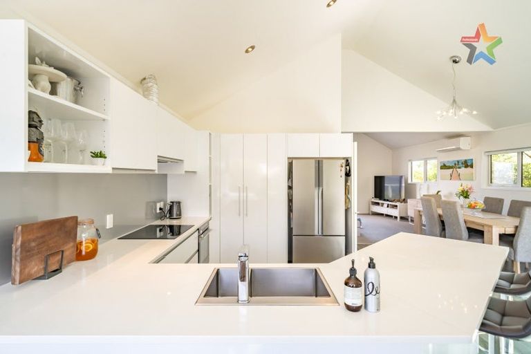 Photo of property in 13 Wilson Grove, Normandale, Lower Hutt, 5010