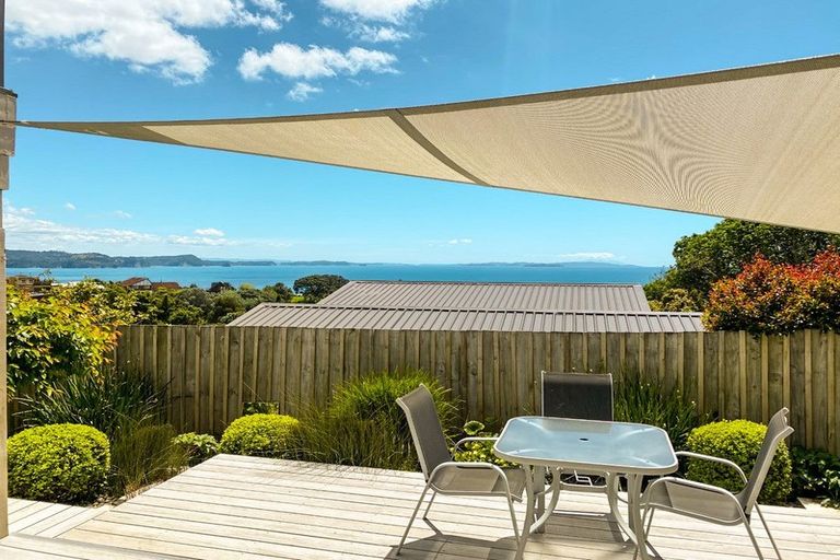 Photo of property in 1/272 Whangaparaoa Road, Red Beach, 0932