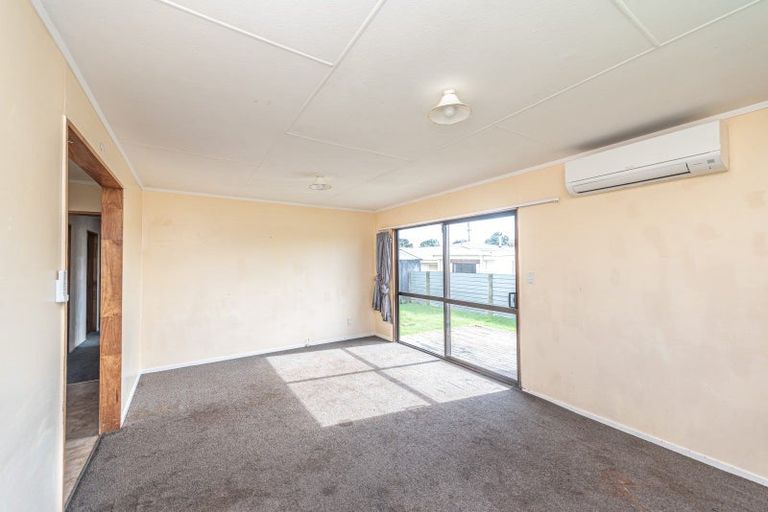 Photo of property in 35 Carson Street, Castlecliff, Whanganui, 4501