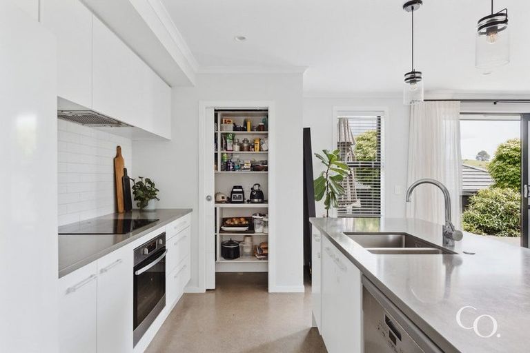 Photo of property in 15 Ballintoy Park Drive, Welcome Bay, Tauranga, 3175