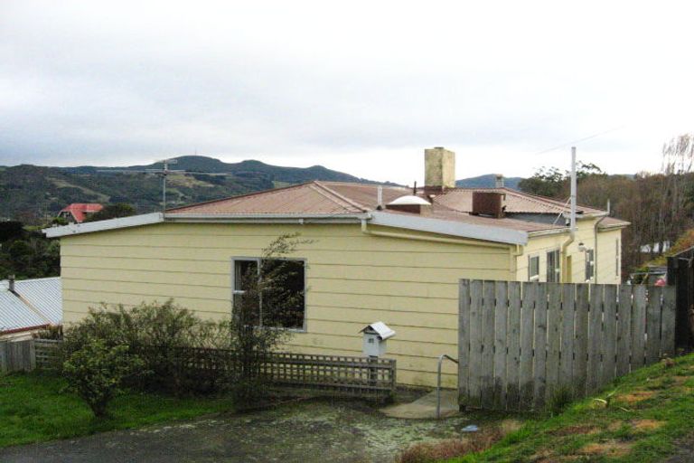 Photo of property in 11 Porterfield Street, Macandrew Bay, Dunedin, 9014