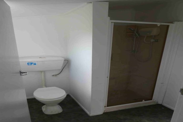 Photo of property in 1 Kiernan Place, Kelston, Auckland, 0602