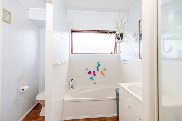 Photo of property in 27h Breckons Avenue, Nawton, Hamilton, 3200