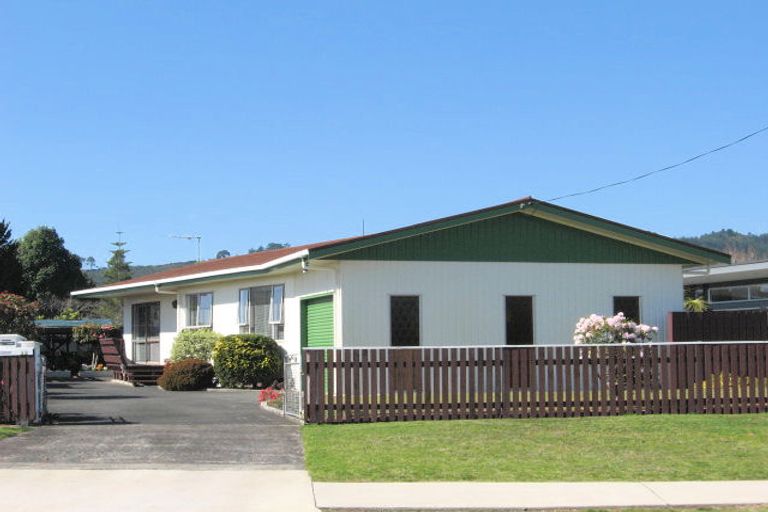 Photo of property in 33 Cook Drive, Whitianga, 3510