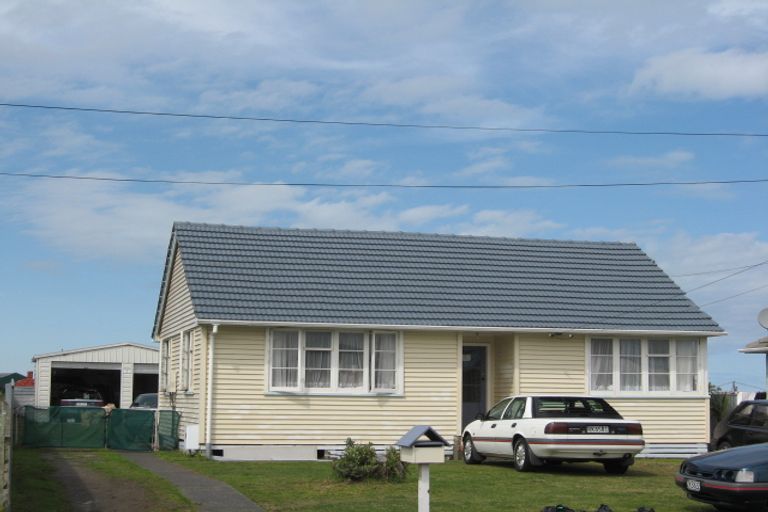 Photo of property in 34 Matipo Street, Castlecliff, Whanganui, 4501