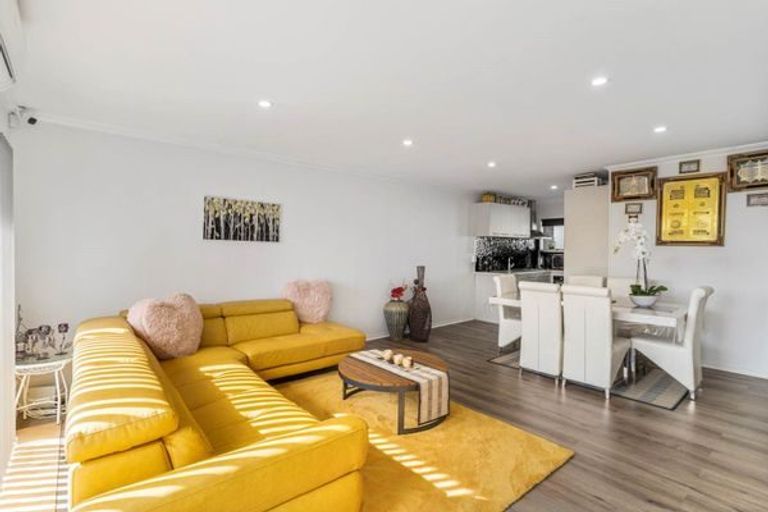 Photo of property in 3/87 Station Road, Papatoetoe, Auckland, 2025