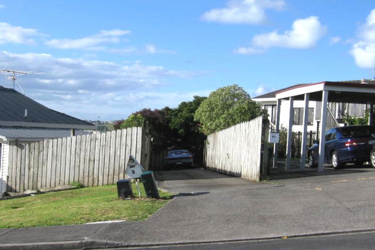 Photo of property in 1/6 Grenadine Place, Unsworth Heights, Auckland, 0632