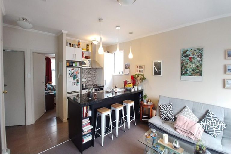 Photo of property in 82 Majoribanks Street, Mount Victoria, Wellington, 6011