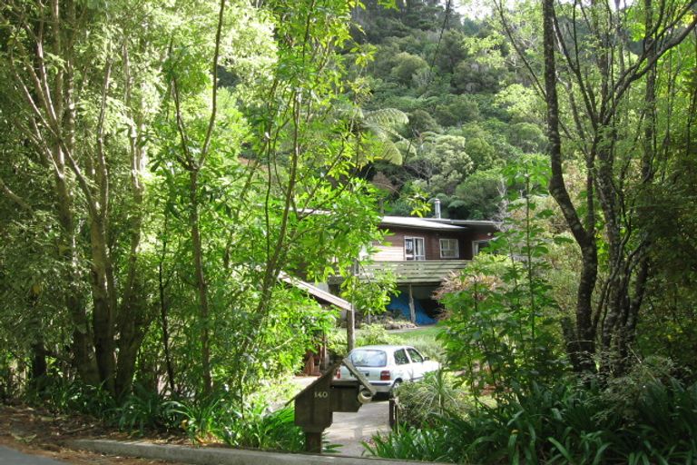 Photo of property in 140 Pinehaven Road, Pinehaven, Upper Hutt, 5019