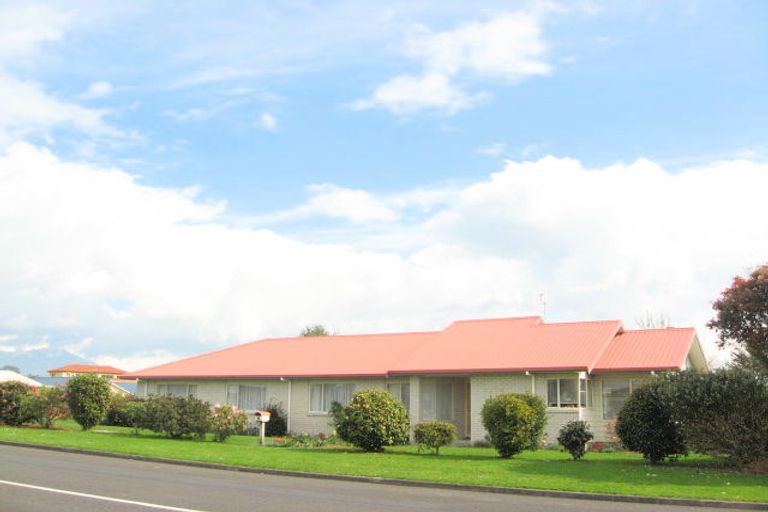 Photo of property in 18 Veale Road, Frankleigh Park, New Plymouth, 4310