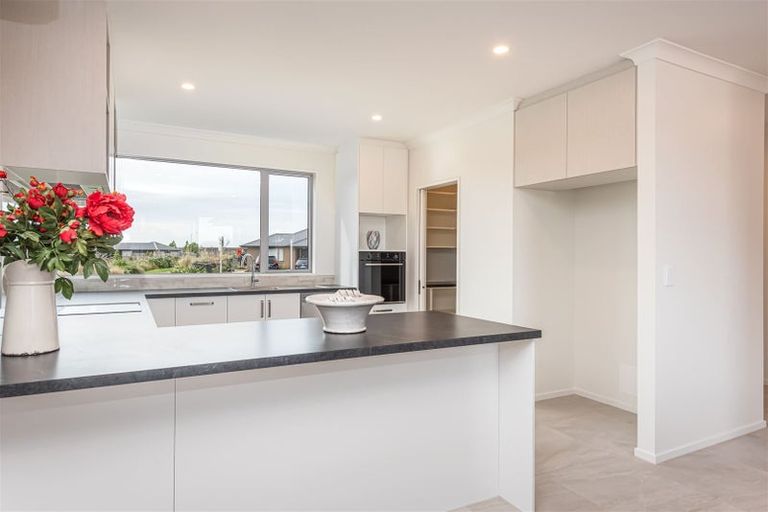 Photo of property in 10 Angus Place, Rangiora, 7400