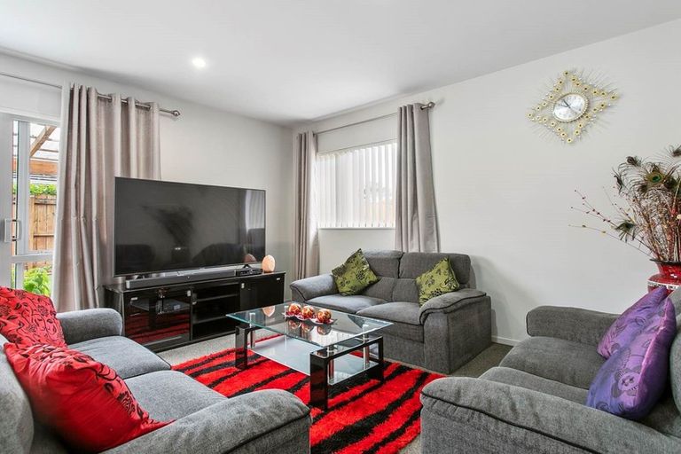 Photo of property in 35 Arion Road, Takanini, 2112