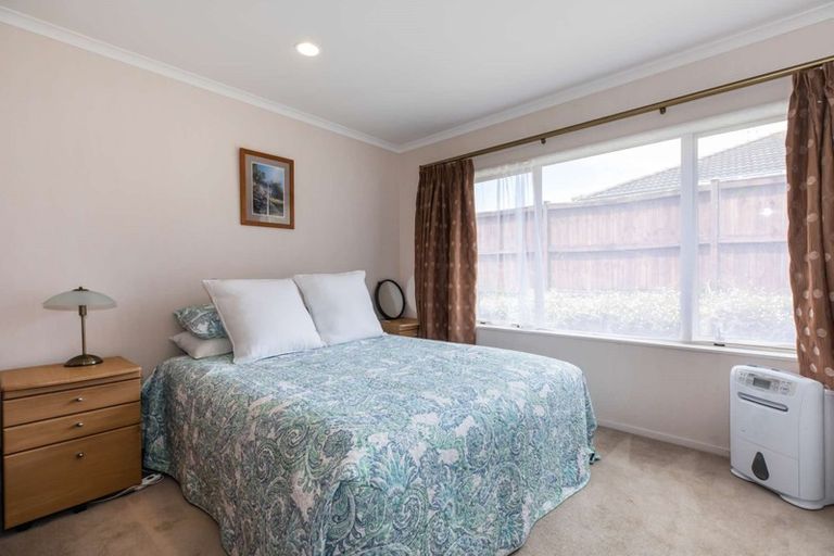 Photo of property in 34 Bellshill Close, Wattle Downs, Auckland, 2103