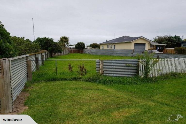 Photo of property in 52 Nash Parade, Foxton Beach, Foxton, 4815