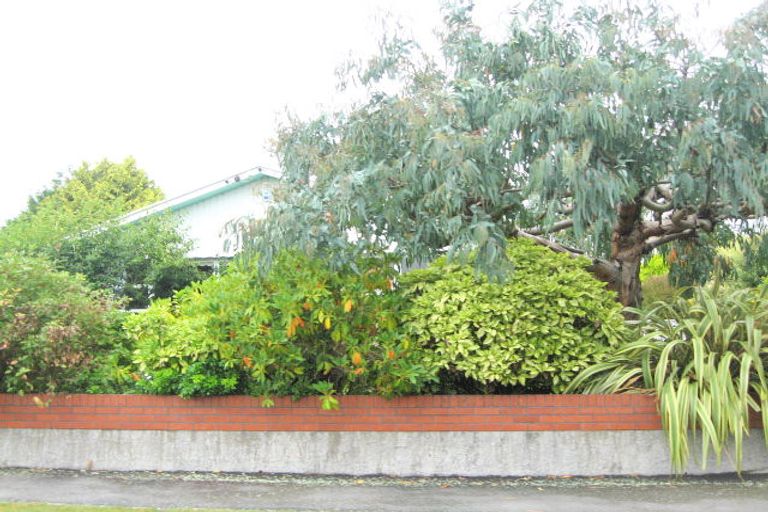 Photo of property in 23 Moyna Avenue, Dallington, Christchurch, 8061