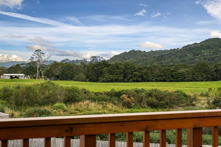 Photo of property in 37 Josh Road, Huapai, Kumeu, 0810