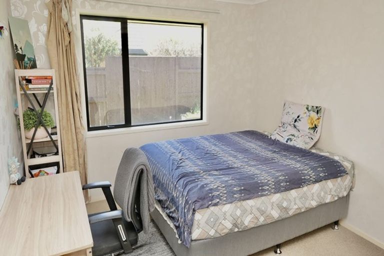 Photo of property in 60 Geneva Terrace, Kelvin Grove, Palmerston North, 4414