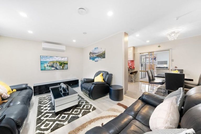 Photo of property in 3/4 Oxford Road, Manurewa, Auckland, 2102